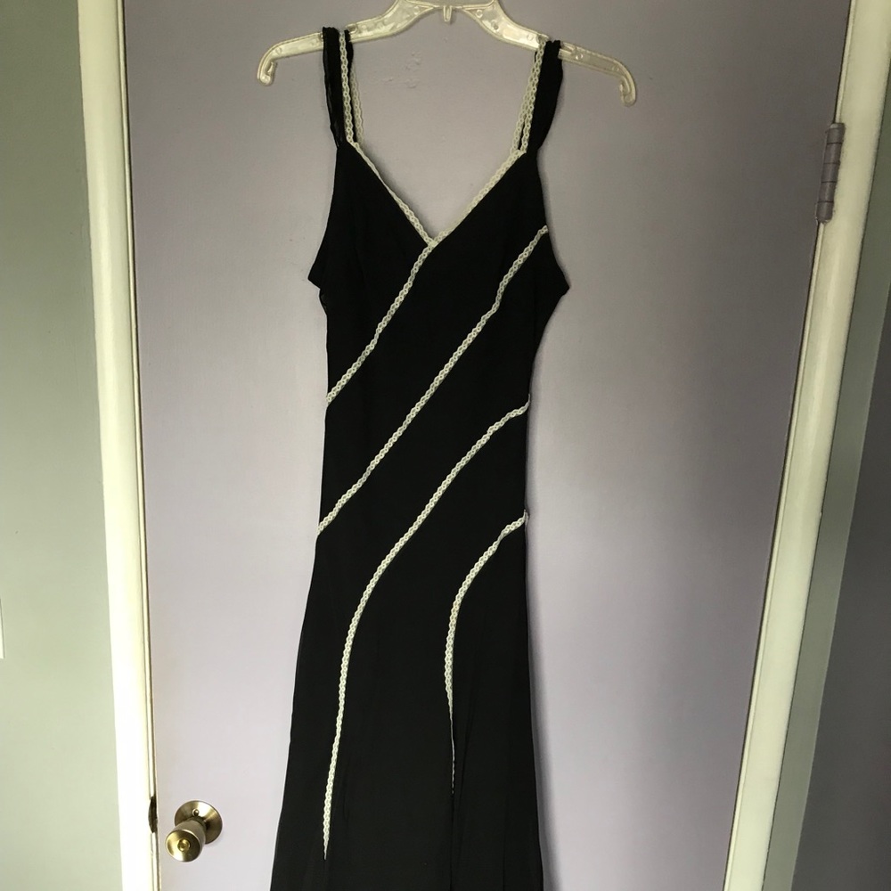 🎉MUST GO🎉 BCBG MAXAZRIA black dress with lace